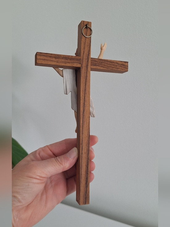 resurrected Jesus - Picture 7 of 13